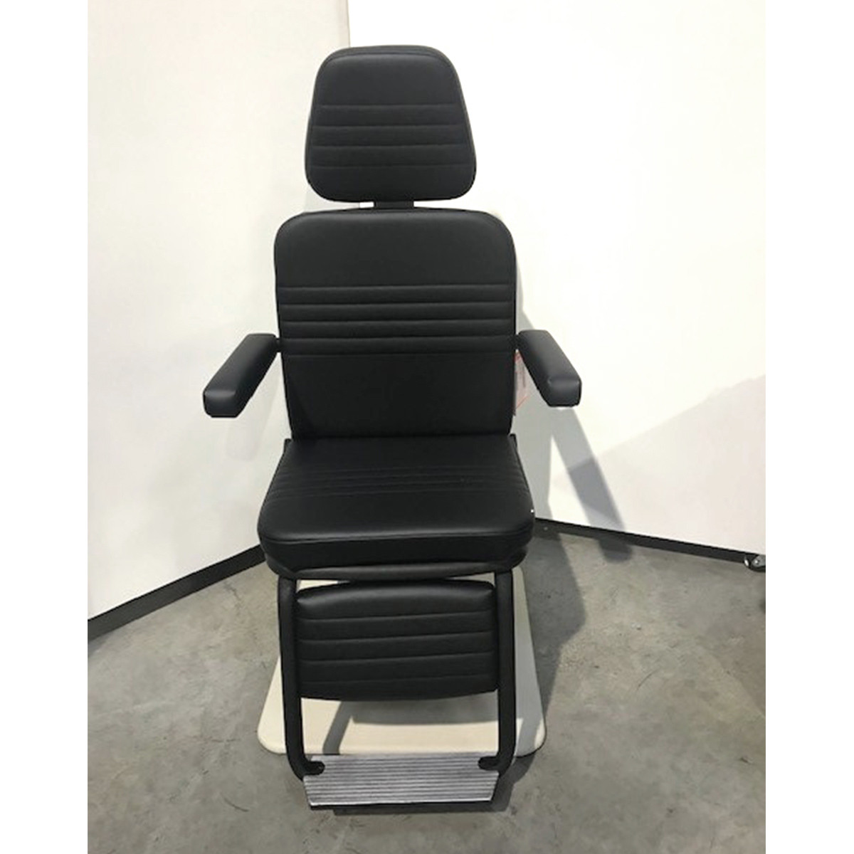 Reliance 5200 L15 Chair (Pre-Owned)